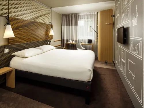Ibis London Stratford Photos
