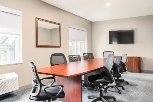 Four Points by Sheraton Bedford Manchester Airport Business Facilities Photos