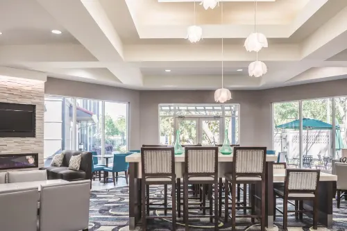 La Quinta Inn & Suites by Wyndham Orlando Lake Mary Espaces publics Photos