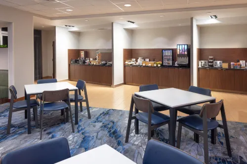 Fairfield Inn & Suites Springfield Northampton/Amherst Dining Photos
