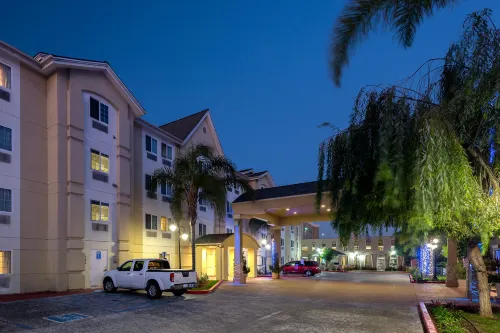 Candlewood Suites LAX Hawthorne Exterior Photos