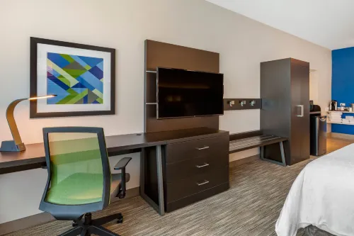 Holiday Inn Express & Suites Phoenix Dwtn - State Capitol Rooms Photos