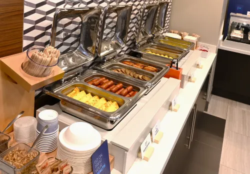 Holiday Inn Express & Suites Aurora Dining Photos