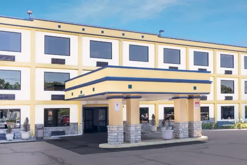 Days Inn by Wyndham Columbus Airport Extérieur Photos