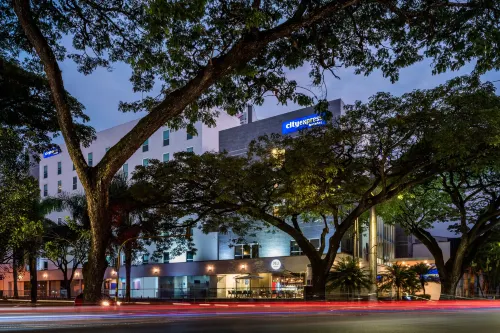 City Express Plus by Marriott Cali Colombia Exterior Photos