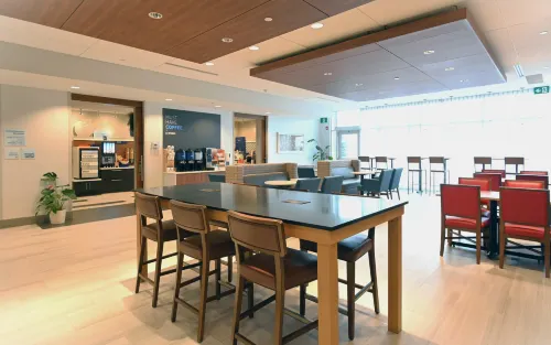 Holiday Inn Express & Suites Aurora Dining Photos