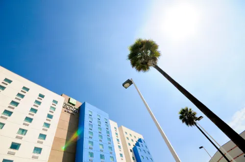 Holiday Inn Express & Suites Toluca Zona Aeropuerto Esterni Photos