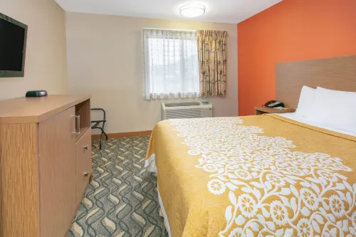 Days Inn & Suites by Wyndham Arlington Near Six Flags Photos