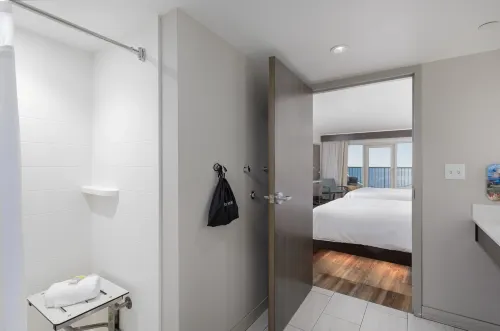 Holiday Inn Express Pensacola Beach Photos
