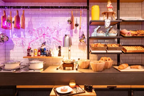Moxy Essen City Restauration Photos