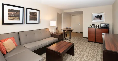 DoubleTree by Hilton Hotel and Suites Charleston Airport Photos