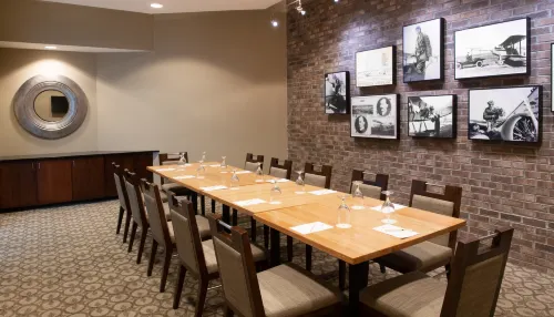 DoubleTree by Hilton Hotel and Suites Charleston Airport Бизнес-удобства Photos