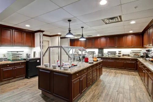 Homewood Suites by Hilton Newark - Cranford Restauration Photos