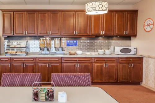 Thriftlodge by Wyndham Moncton Restauration Photos