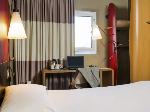 Ibis Styles London Gatwick Airport Photos