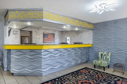 Days Inn & Suites by Wyndham Fort Bragg/Cross Creek Mall Public Areas Photos