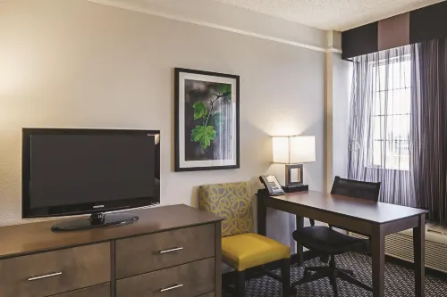 La Quinta Inn & Suites by Wyndham Denver Tech Center Rooms Photos