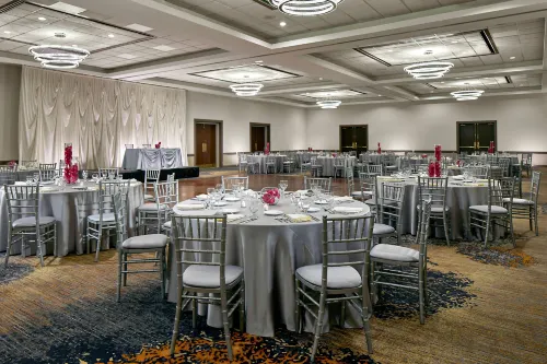 Renaissance Chicago Glenview Suites Hotel Restauration Photos
