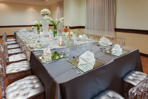 Holiday Inn San Salvador Dining Photos