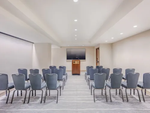 Hyatt Regency Waikiki Beach Resort & Spa Business Facilities Photos