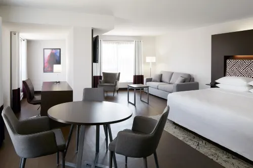 Four Points by Sheraton Lévis Convention Centre Photos