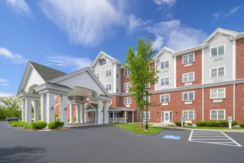 Four Points by Sheraton Bedford Manchester Airport Exterior Photos