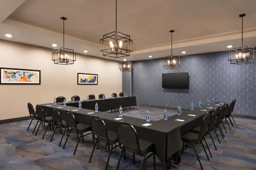 La Quinta Inn & Suites by Wyndham Marysville Business Facilities Photos