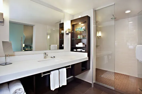 Delta Hotels Victoria Ocean Pointe Resort Photos