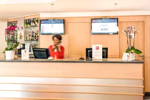 Hotel ibis Poissy. Espaces publics Photos