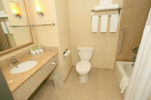 Holiday Inn Express San Diego South - Chula Vista Rooms Photos