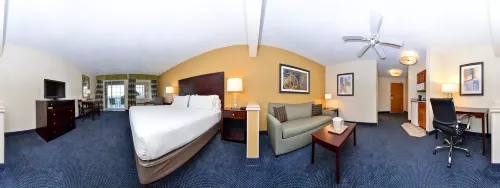 Holiday Inn Express & Suites St. Joseph Lakefront Photos