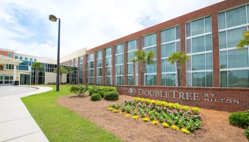 DoubleTree by Hilton Hotel and Suites Charleston Airport Экстерьер Photos