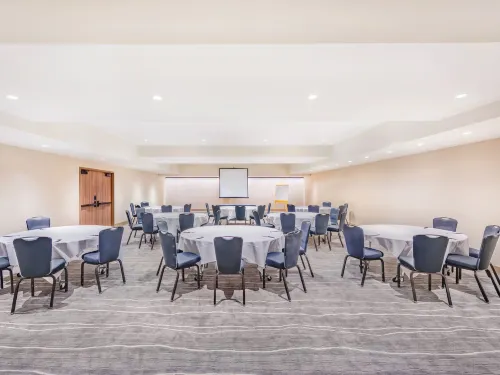 Hyatt Regency Waikiki Beach Resort & Spa Business Facilities Photos