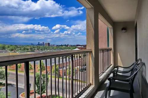 Hampton Inn & Suites Denver-Cherry Creek Rooms Photos