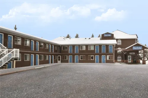 Travelodge by Wyndham Edmonton Airport Exterior Photos