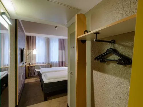 Ibis Hotel Köln am Dom Rum Photos