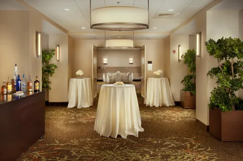 DoubleTree by Hilton Dulles Airport - Sterling Public Areas Photos