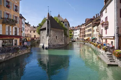 ibis Styles Annecy Gare Centre À proximité de l'hôtel Photos