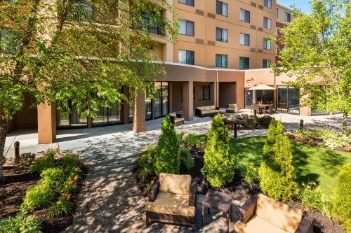 Courtyard Providence Lincoln Extérieur Photos