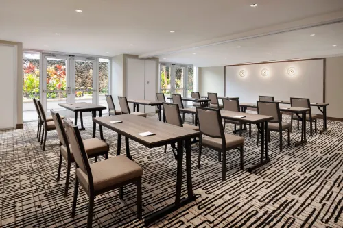 AC Hotel Honolulu Business Facilities Photos