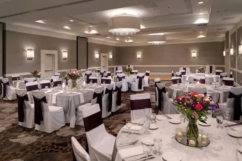 Detroit Marriott Livonia Restauration Photos