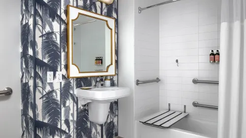 Cadillac Hotel & Beach Club, Autograph Collection Rooms Photos