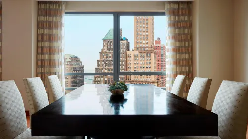New York Marriott at The Brooklyn Bridge Dining Photos