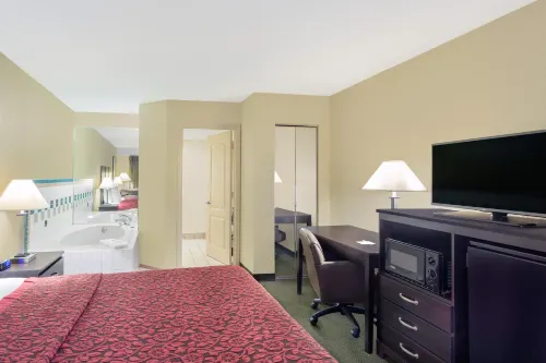 Days Inn & Suites by Wyndham Columbia Airport Photos