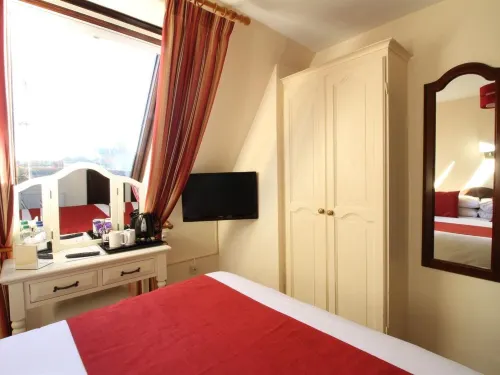 Pilgrims Hotel Rooms Photos