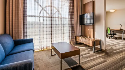 Holiday Inn Express & Suites Detroit - Farmington Hills Chambres Photos