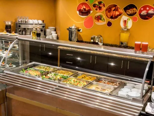 Mercure Alameda Quito Dining Photos