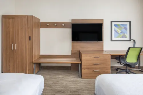 Holiday Inn Express & Suites Bishop Photos