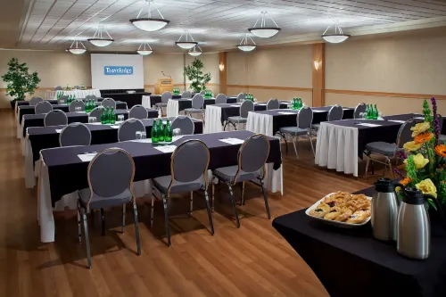 Travelodge Hotel by Wyndham Saskatoon Espaces Affaires Photos