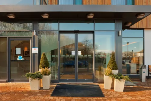 Holiday Inn Express Cambridge-Duxford M11, Jct.10 Exterior Photos